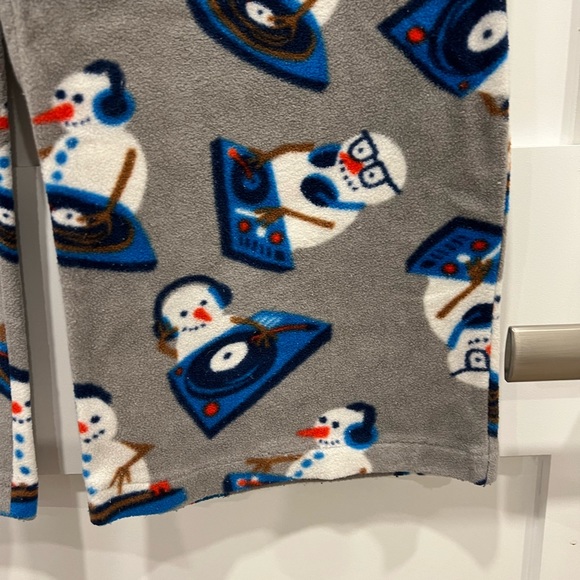 Gap Kids, boy’s fleece PJ bottoms - Picture 3 of 9